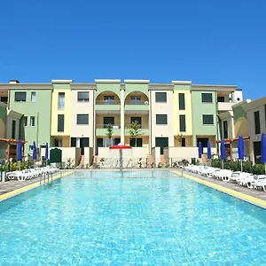 https://farnie-lido-altanea.hotelinveneto.com