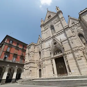 Nocleg ze śniadaniem The Duomo House By House In, Neapol