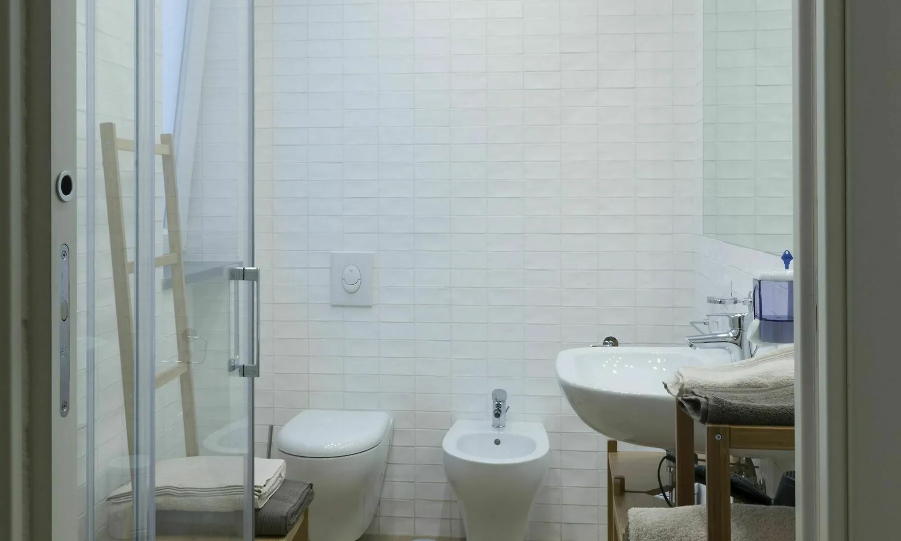 Bed and Breakfast Euforia Napoli - Tre Sedi - Three Locations