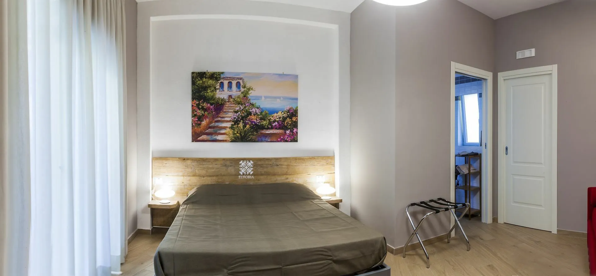 Bed and Breakfast Euforia Napoli - Tre Sedi - Three Locations